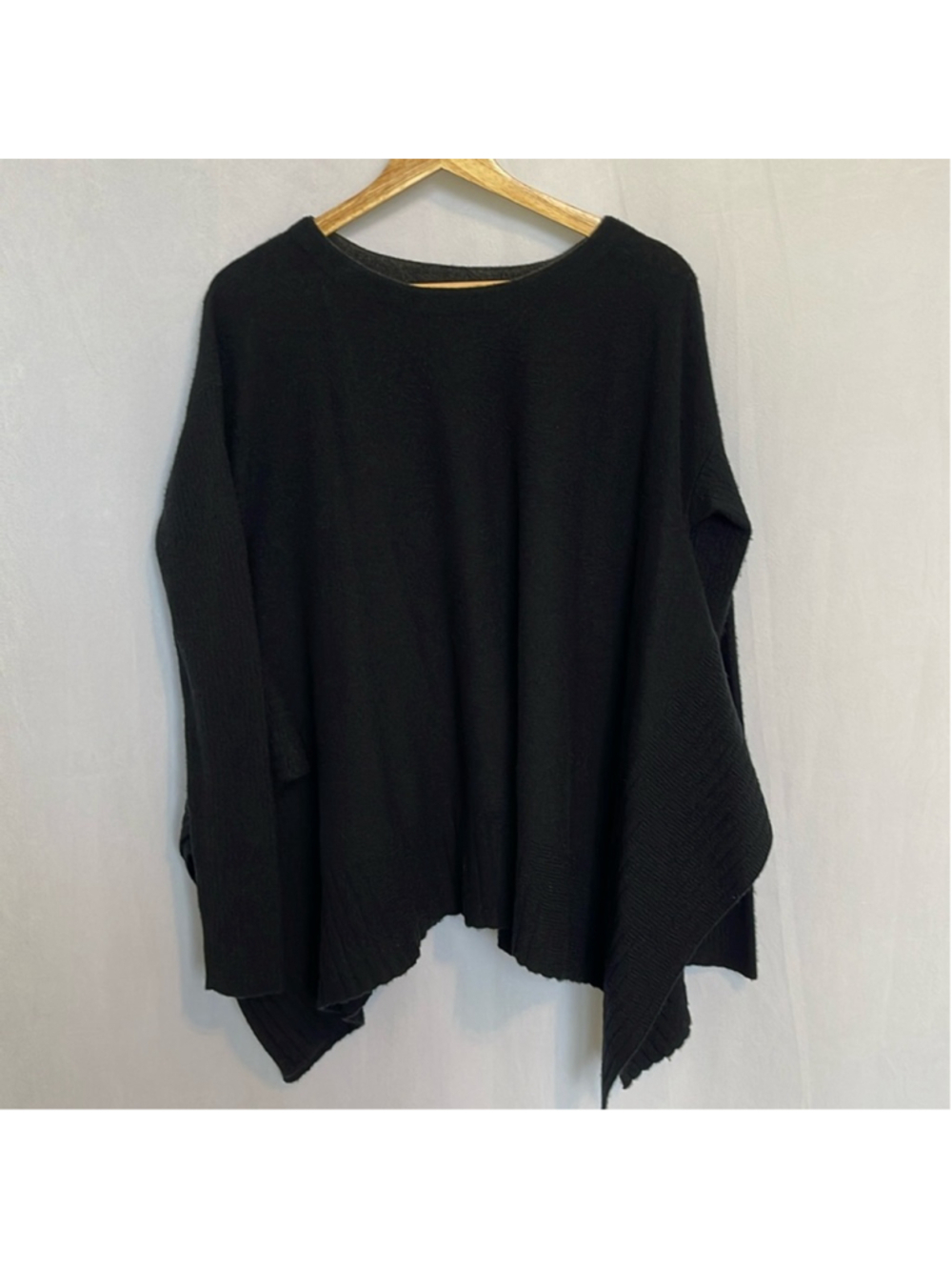 LOMA London 100% Cashmere Poncho Style Sweater Size XS/S Black Minimalist EUC